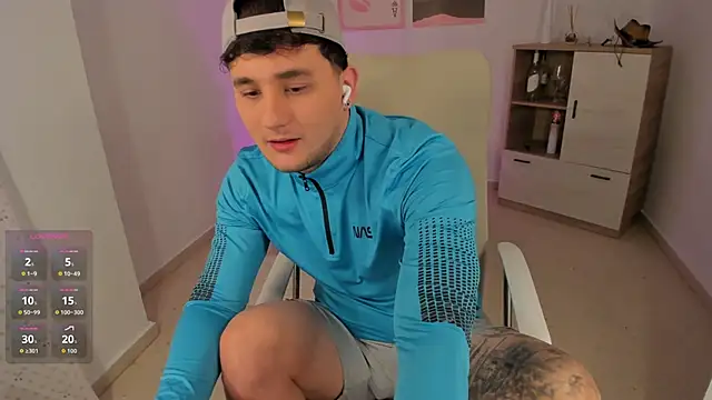 Snapshot of Massimo_Fiore chatting on 02/27/26, 02:44 Massimo Fiore online show from 02/27/26, 02:44