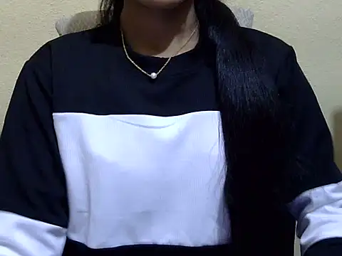 Snapshot of Khushi_v chatting on 02/15/26, 02:25 Khushi v online show from 02/15/26, 02:25