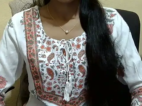 Snapshot of Khushi_v chatting on 02/16/26, 03:30 Khushi v online show from 02/16/26, 03:30