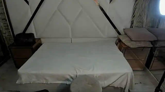 Snapshot of Shara_Oz chatting on 02/14/26, 03:14 Shara Oz online show from 02/14/26, 03:14