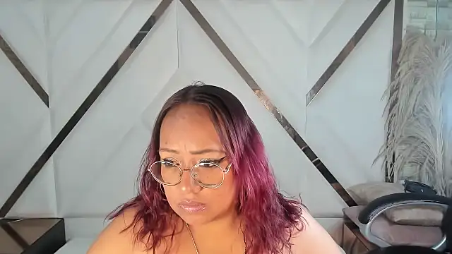 Snapshot of Shara_Oz chatting on 02/15/26, 03:36 Shara Oz online show from 02/15/26, 03:36