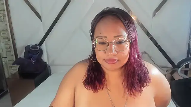 Snapshot of Shara_Oz chatting on 02/16/26, 02:51 Shara Oz online show from 02/16/26, 02:51