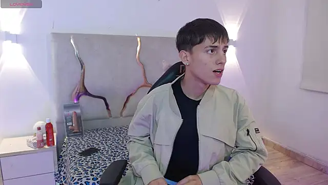 EVAN TAY online show from 02/17/26, 02:52