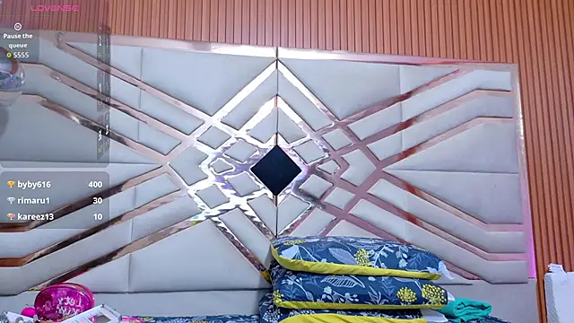 Snapshot of Rizantella chatting on 02/18/26, 02:18 Rizantella online show from 02/18/26, 02:18