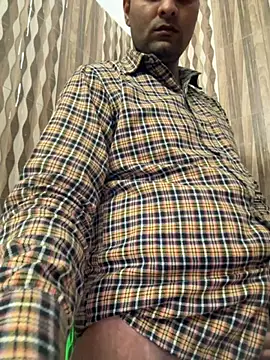 Snapshot of hardlysuck chatting on 02/21/26, 07:20 hardlysuck online show from 02/21/26, 07:20