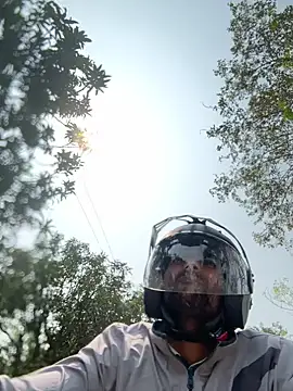 Snapshot of hardlysuck chatting on 03/05/26, 06:31 hardlysuck online show from 03/05/26, 06:31