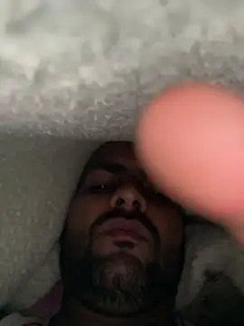 Snapshot of hardlysuck chatting on 03/10/26, 04:34 hardlysuck online show from 03/10/26, 04:34