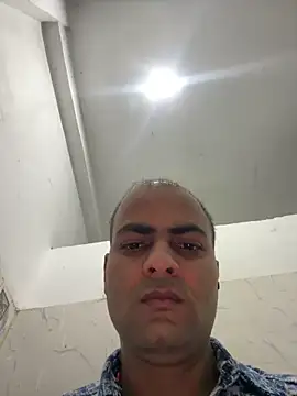 Snapshot of hardlysuck chatting on 03/18/26, 11:19 hardlysuck online show from 03/18/26, 11:19