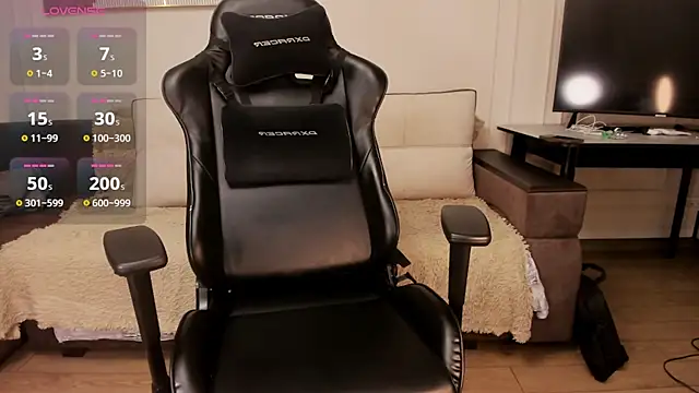 Snapshot of s00nie chatting on 02/22/26, 06:17 s00nie online show from 02/22/26, 06:17