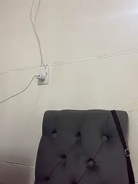 Snapshot of Jimena_luvv chatting on 02/25/26, 02:43 Jimena luvv online show from 02/25/26, 02:43