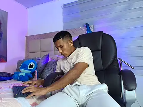 ricky spensar23cm  online show from 02/05/26, 02:16