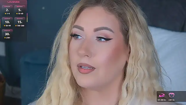 Snapshot of OndinaNoire chatting on 03/22/26, 08:12 OndinaNoire online show from 03/22/26, 08:12