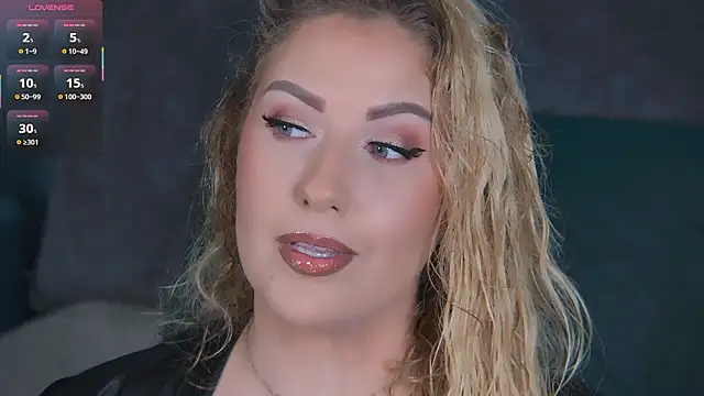 Snapshot of OndinaNoire chatting on 03/27/26, 08:41 OndinaNoire online show from 03/27/26, 08:41