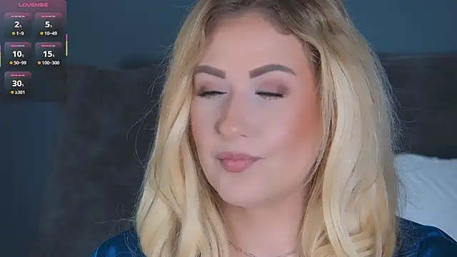 Snapshot of OndinaNoire chatting on 04/07/26, 06:30 OndinaNoire online show from 04/07/26, 06:30