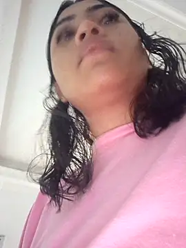 Snapshot of Layla_em chatting on 02/13/26, 12:34 Layla em online show from 02/13/26, 12:34