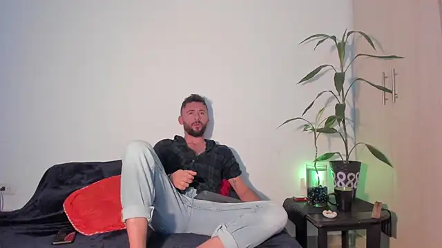 Snapshot of Erickpritz_xh chatting on 04/11/26, 01:43 Erickpritz xh online show from 04/11/26, 01:43