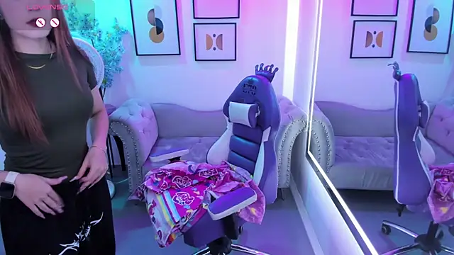 Victoria  doll online show from 03/19/26, 12:31