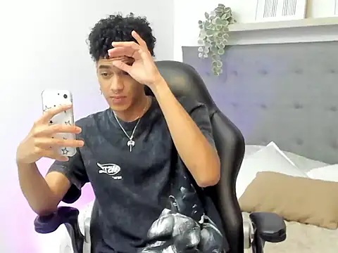 Snapshot of wes_gibbings chatting on 02/17/26, 02:46 wes gibbings online show from 02/17/26, 02:46