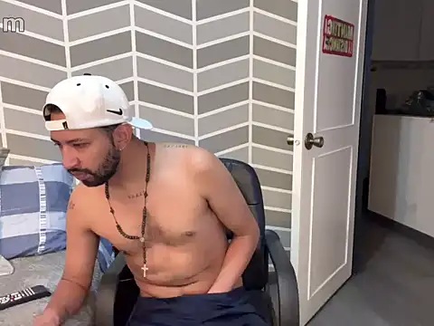 thomass1018 online show from 02/17/26, 07:42