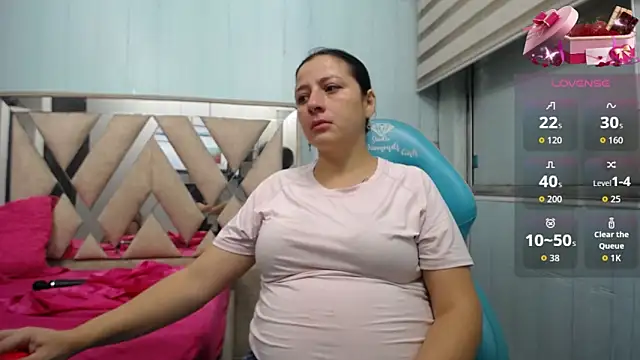 allison max tattoo online show from 02/16/26, 12:40