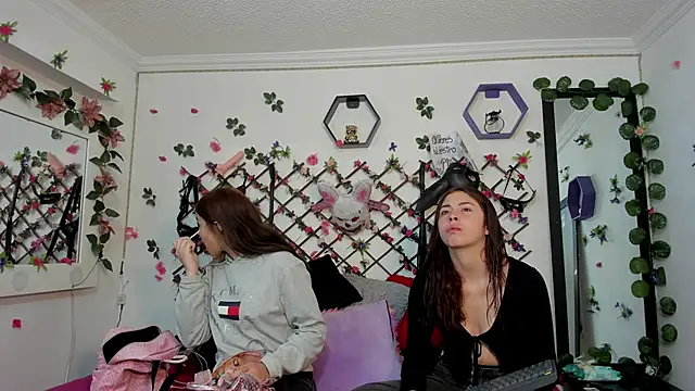 playful-girls online show from 02/03/26, 12:32