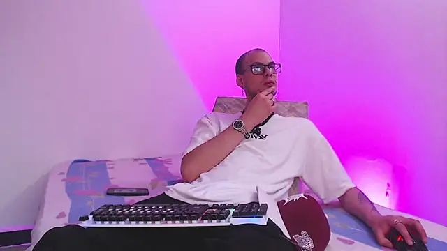 Snapshot of Vlad__night chatting on 02/10/26, 11:58 Vlad night online show from 02/10/26, 11:58