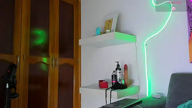 Snapshot of cmila0713 chatting on 04/23/26, 12:23 cmila0713 online show from 04/23/26, 12:23