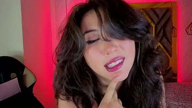 Luvienne online show from 02/06/26, 07:28