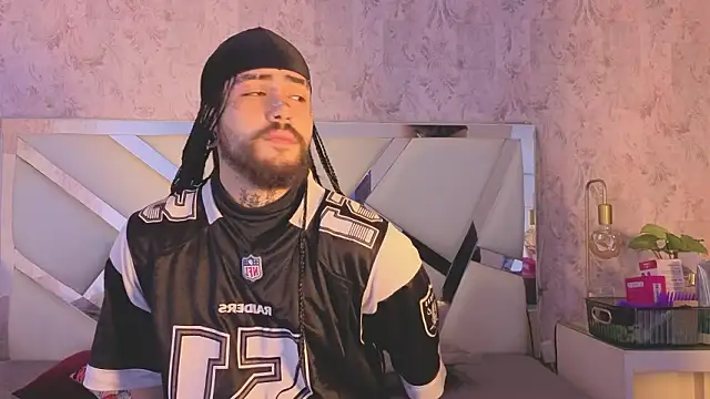 Snapshot of Benny_and_Mark chatting on 03/05/26, 03:57 Benny and Mark online show from 03/05/26, 03:57