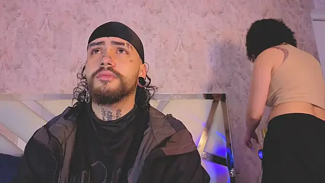 Snapshot of Benny_and_Mark chatting on 03/30/26, 04:13 Benny and Mark online show from 03/30/26, 04:13