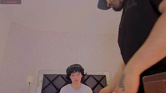 Snapshot of Benny_and_Mark chatting on 04/14/26, 02:50 Benny and Mark online show from 04/14/26, 02:50