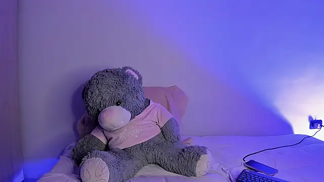 ViolettM online show from 02/18/26, 04:08