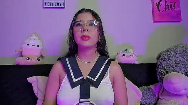 Snapshot of ViolettM chatting on 03/25/26, 05:19 ViolettM online show from 03/25/26, 05:19