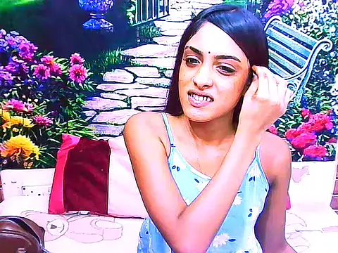 IndianPretty14u2Luv online show from 04/15/26, 06:37