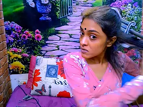Snapshot of IndianPretty14u2Luv chatting on 07/13/26, 05:21 IndianPretty14u2Luv online show from 07/13/26, 05:21
