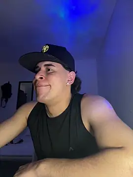 Snapshot of Maximuz1920 chatting on 03/31/26, 05:08 Maximuz1920 online show from 03/31/26, 05:08