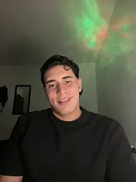 Snapshot of Maximuz1920 chatting on 04/01/26, 06:14 Maximuz1920 online show from 04/01/26, 06:14