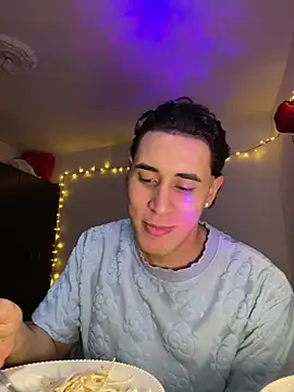 Snapshot of Maximuz1920 chatting on 04/09/26, 08:36 Maximuz1920 online show from 04/09/26, 08:36