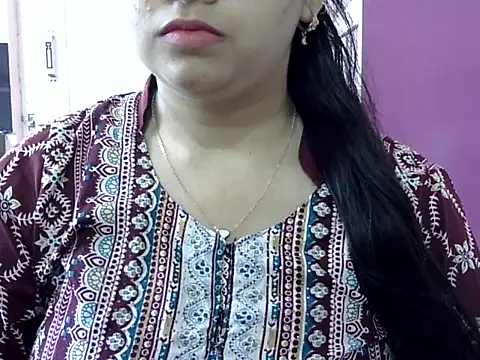 Cute Aliyaa online show from 04/15/26, 08:43