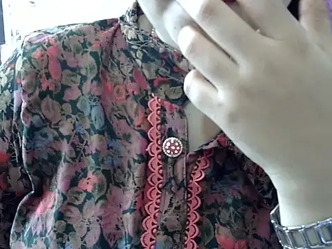 Snapshot of Cute_Aliyaa chatting on 04/18/26, 09:13 Cute Aliyaa online show from 04/18/26, 09:13