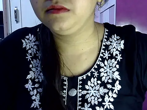 Snapshot of Cute_Aliyaa chatting on 05/26/26, 01:18 Cute Aliyaa online show from 05/26/26, 01:18