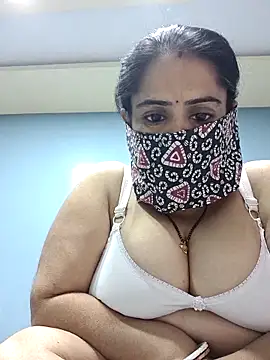 diyam4002 online show from 02/10/26, 09:24