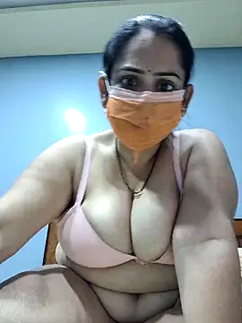 diyam4002 online show from 02/21/26, 11:44