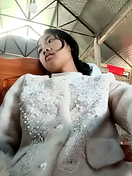 Hoa-tuylip online show from 03/18/26, 04:59