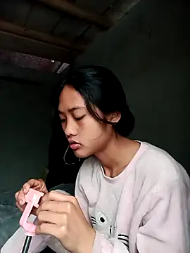 Hoa-tuylip online show from 03/19/26, 12:25