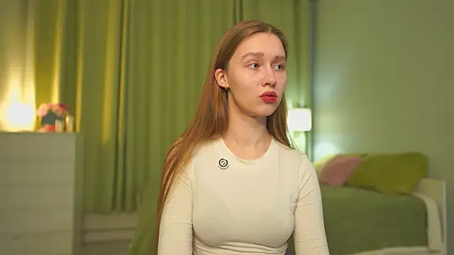 Snapshot of SharaNewbern chatting on 02/12/26, 01:50 SharaNewbern online show from 02/12/26, 01:50