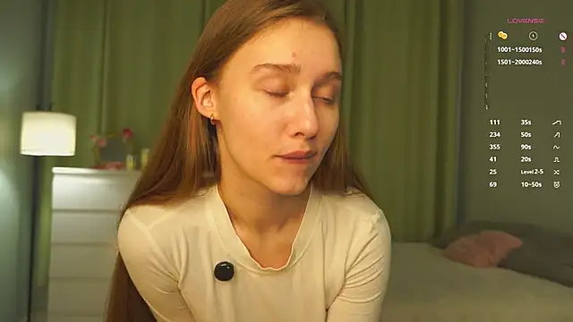 Snapshot of SharaNewbern chatting on 02/16/26, 02:13 SharaNewbern online show from 02/16/26, 02:13