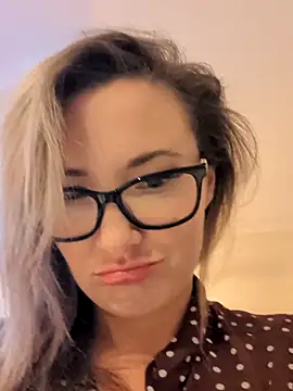 PrettyVixen online show from 02/25/26, 12:04