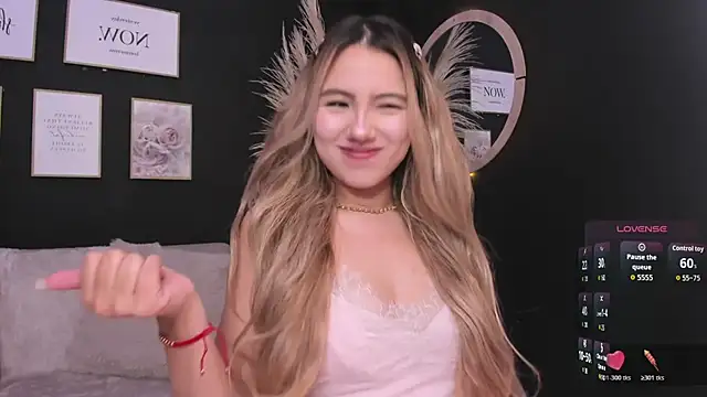 Isa cortes  online show from 02/23/26, 12:46