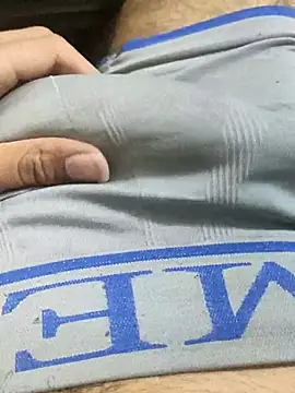 Snapshot of Nniiyakk chatting on 04/14/26, 05:08 Nniiyakk online show from 04/14/26, 05:08